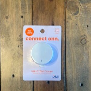 On Running White USB-C Wall Charger